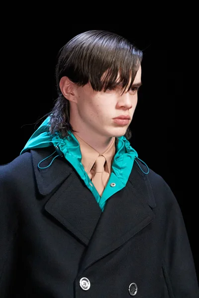 Look 70